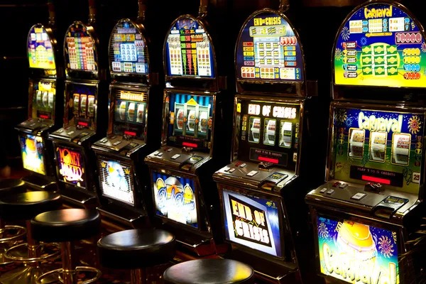 buy 138 mobile app interface showing live casino tables and sportsbook markets